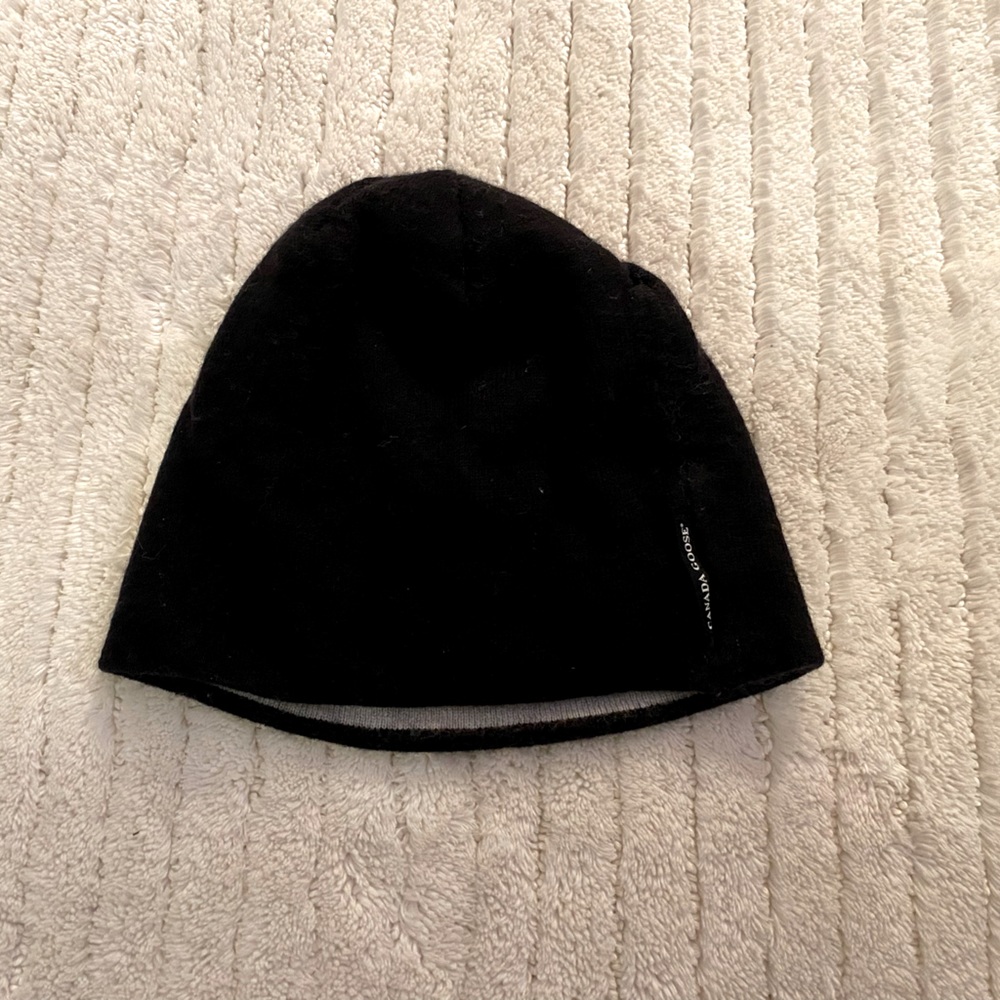 Canada Goose Merino Wool lightweight beanie